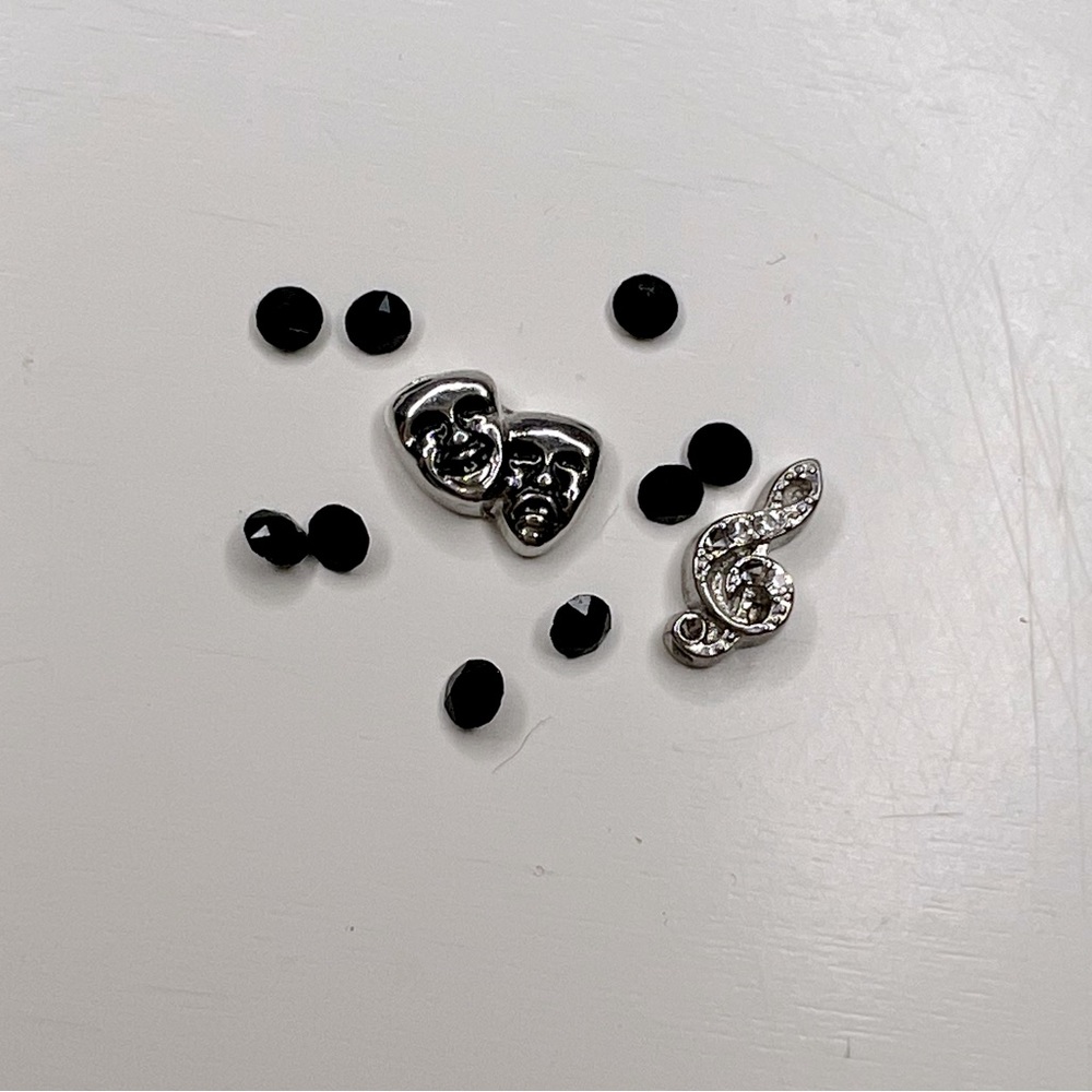 Origami owl theatre 🎭 and music 🎵 charm pack - Picture 1 of 2